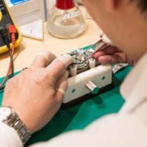 腕時計の電池交換承り中です